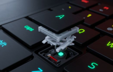 雷蛇在Razer Blade 15中推出了世界上第一个光学笔记本电脑键盘