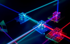 科学家利用光速构建高度可扩展的量子计算机