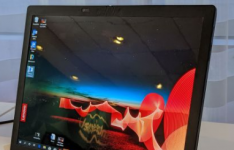 联想ThinkPad X1折叠屏拥有13.3英寸可折叠OLED屏幕