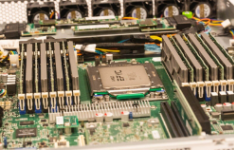 Cloudflare已在多个数据中心部署了AMD的Epyc 7642芯片
