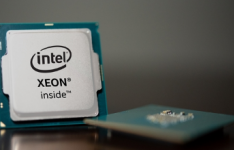 Intel Xe全新架构的高性能计算独立显卡Ponte Vecchio也有望同步面