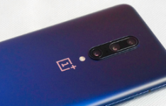 OnePlus 8T智能手机设置为超宽自拍相机