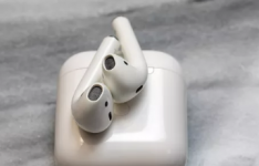 苹果的AirPods耳机今天降至100美元