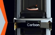 阿迪达斯4DFWD3D打印鞋采用碳纤维设计中底