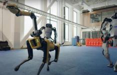 观看这些波士顿动力机器人炫耀令人难以置信的舞蹈技巧