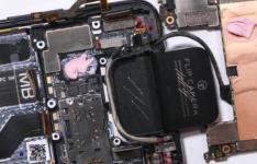 华硕ZenFone 6拆解充满奇葩惊喜