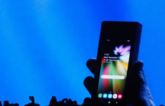 三星可折叠智能手机为Bixby带来强大的重启